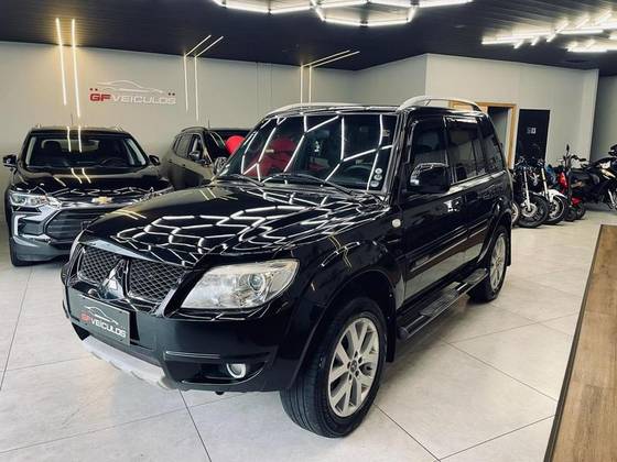 MITSUBISHI PAJERO TR4 2.0 4X4 16V 140CV FLEX 4P AUTOMÁTICO MITSUBISHI PAJERO TR4 2.0 4X4 16V 140CV FLEX 4P AUTOMÁTICO